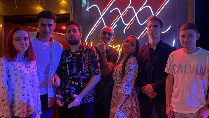 Мерт празднует Новый год с друзьями. Фото предоставлено собеседником
