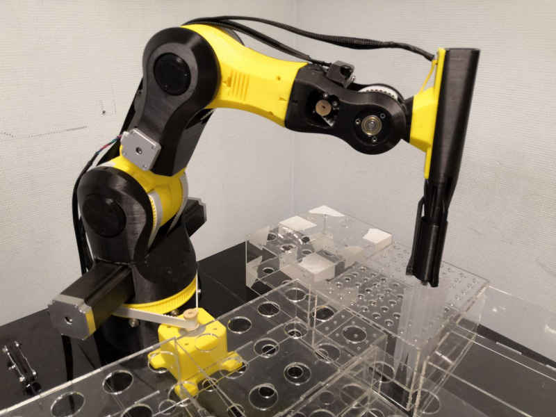 A robotic platform for automating chemical experiments. Photo courtesy of the researchers
