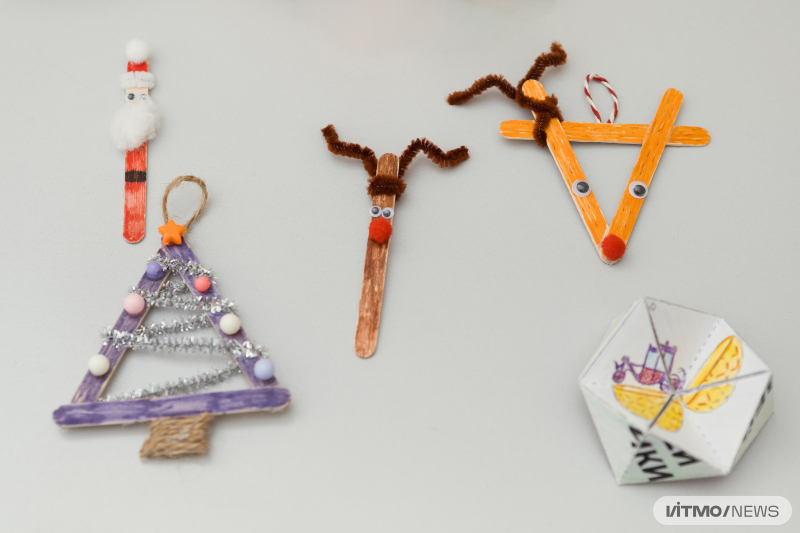 Новогодние мастер-классы в Музее оптики ИТМО. Фото: Дмитрий Григорьев / ITMO NEWS
