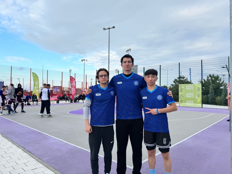 Byeibitkhan with his ITMO&nbsp;KronBars&nbsp;teammates. Photo courtesy of the subject
