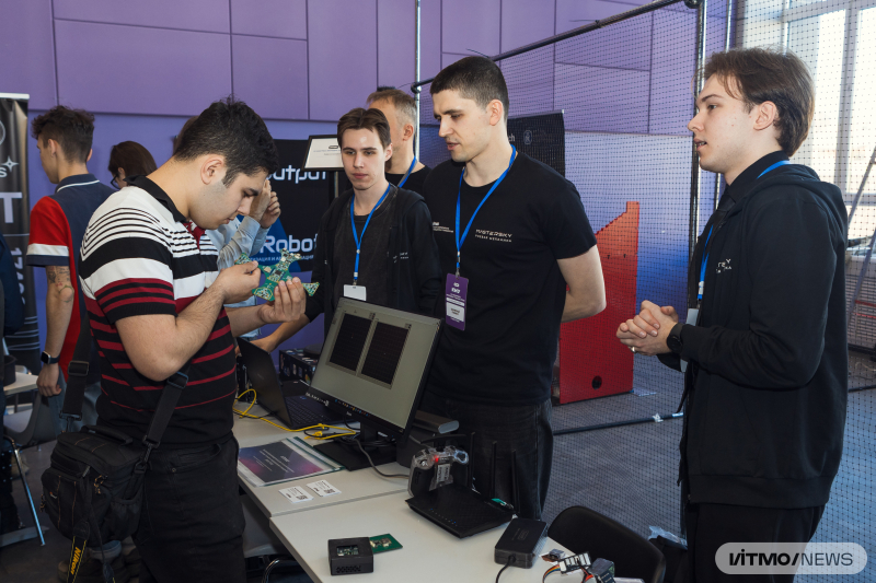 Exhibition at the Congress of Young Scientists. Photo by Dmitry Grigoryev / ITMO NEWS
