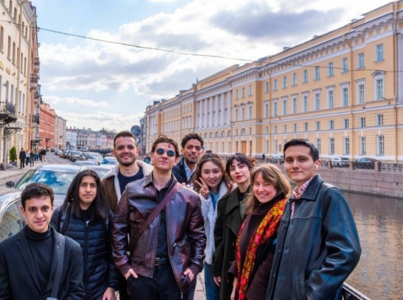 Ruimin with her friends in St. Petersburg. Photo courtesy of the subject
