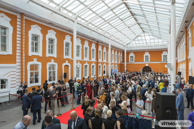 The awards ceremony for St. Petersburg's best graduates.&nbsp;Photo by Dmitry Grigoryev / ITMO NEWS
