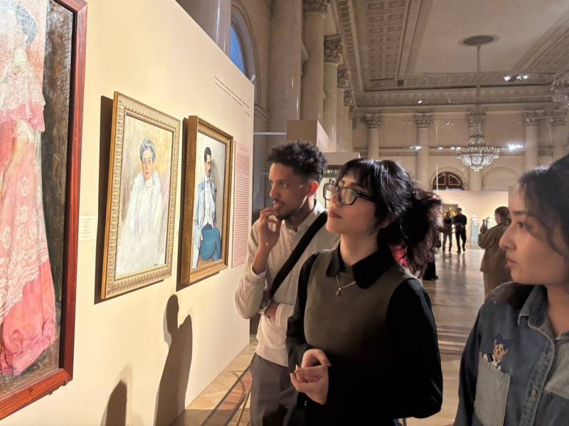 Parmis with her friends at a museum. Photo courtesy of the subject
