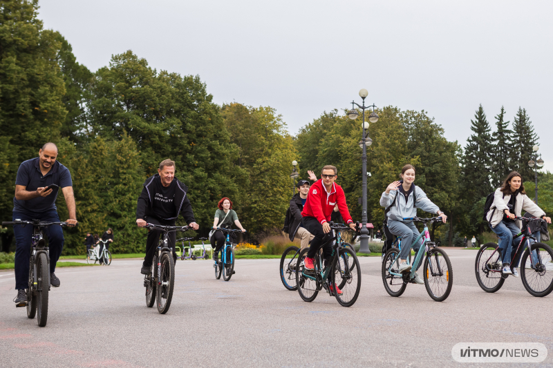 Bike Ride with the Rector 2026. Credit: Dmitry Grigoryev / ITMO NEWS
