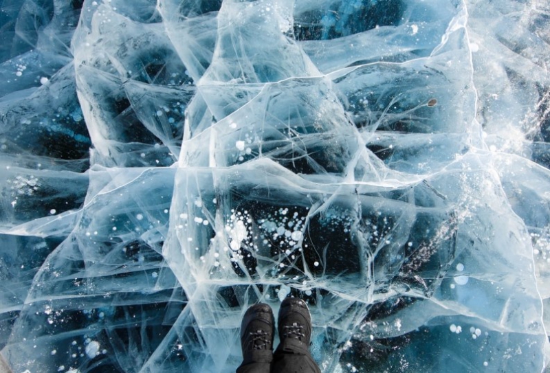 Ice on the Baikal lake. Credit: mwtravel.ru