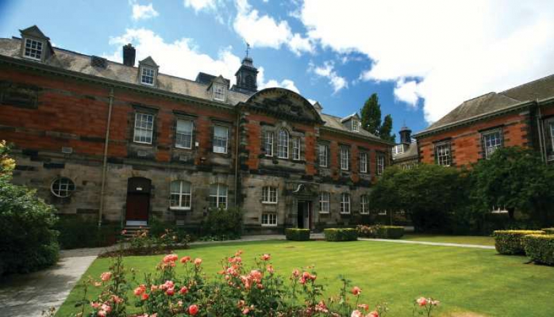 University of Dundee. Credit: booking-education.com
