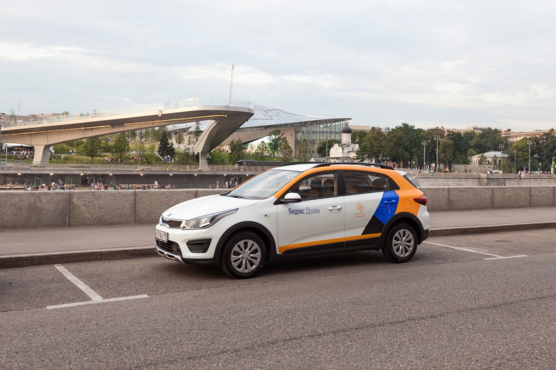 Car sharing. Yandex.Drive. Credit: tvoe