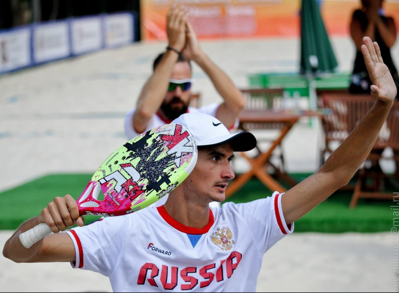 Nikita Burmakin at the World's Competition in Beach Tennis.  Credit: tennisweekend.ru