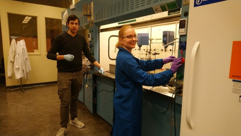Sofia Morozova synthesizing particles with a colleague from Eugenia Kumacheva's team. Photo courtesy of the researcher