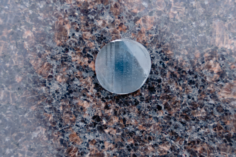 A three-dimensional single-crystal gallous oxide ingot