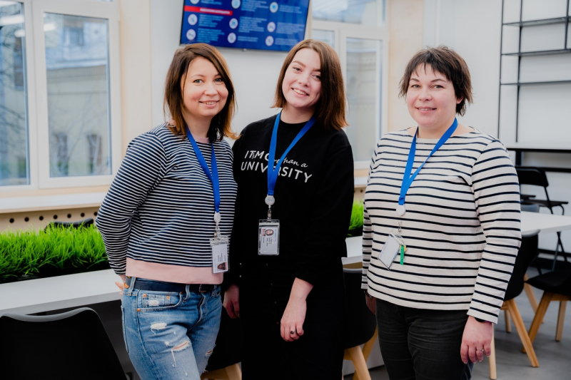Library staff: Maria Topunova, Svetlana Baburina, Yulia Novikova